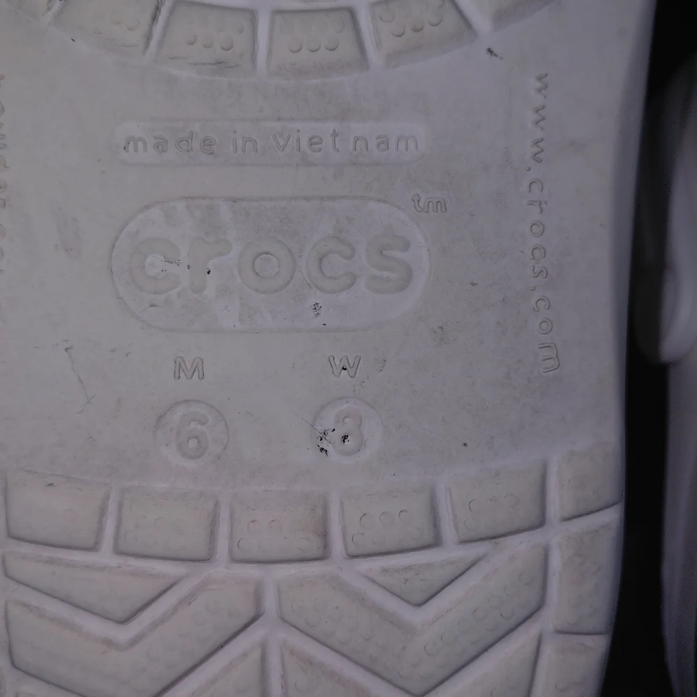 CROCS Classic White Clogs with Black Stripe Sz M6 - W8